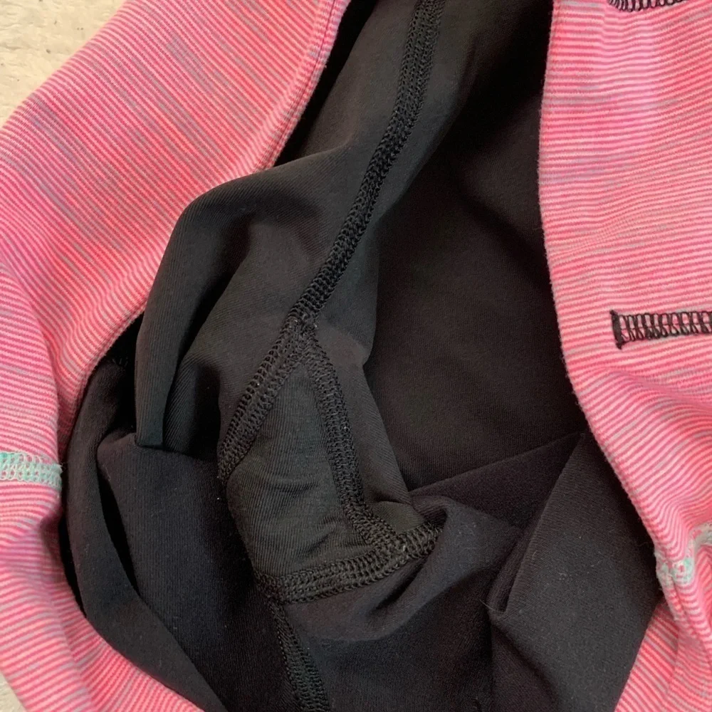 Lululemon Athletica Black & Pink Mesh Leggings Size 6 - Picture 14 of 16